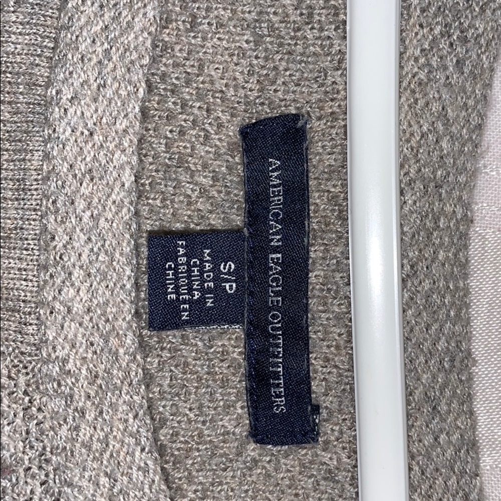 American eagle beige knitted sweater size small